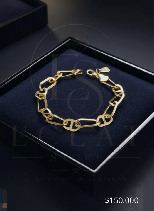 pulsera de eslabones ovalados con dijes pequeños pulsera de eslabones ovalados con dijes pequeños